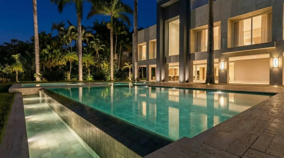 Piscina de alto padrão Sanches Engenharia