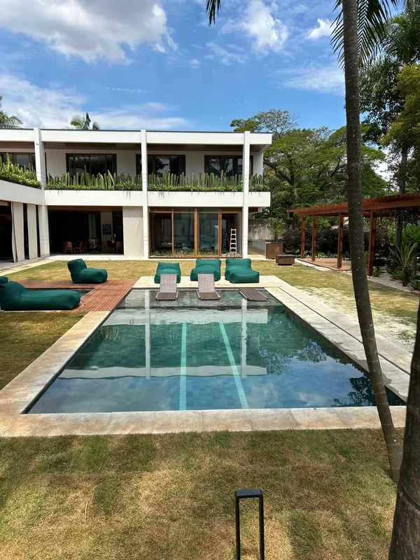 Piscina acabamento premium